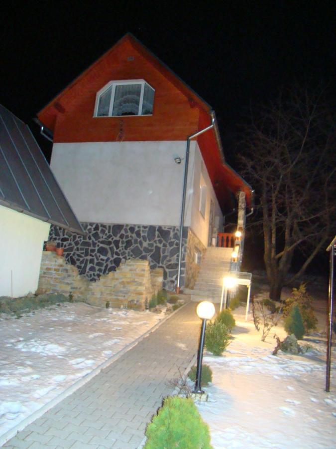 A-Privat Hotel ลิฟตอฟสกีมิคูลาช ภายนอก รูปภาพ