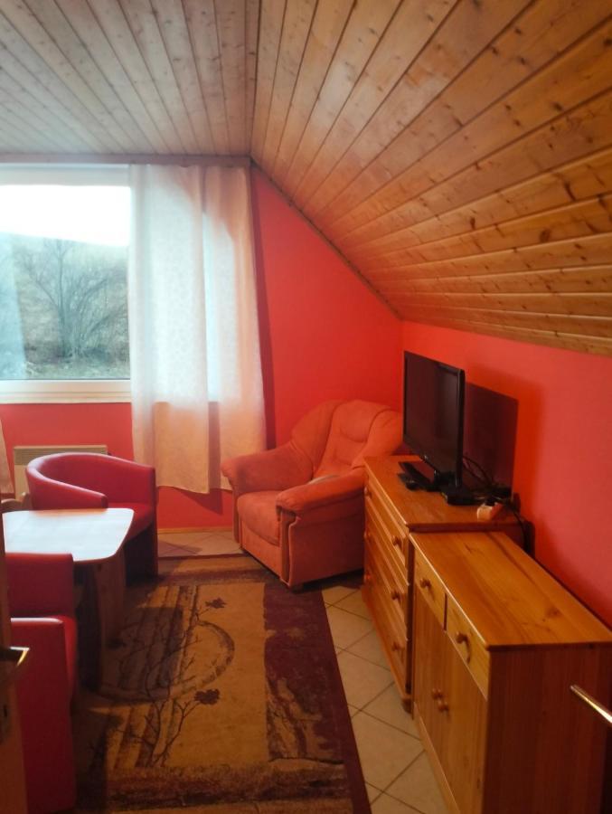 A-Privat Hotel ลิฟตอฟสกีมิคูลาช ภายนอก รูปภาพ